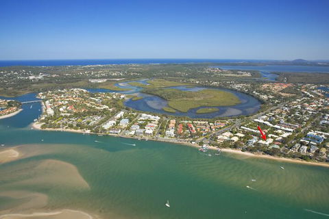 Noosa Outrigger Beach Resort - Tourism Adelaide 1