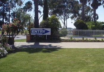 Lakeview Motel - Tourism Adelaide 3