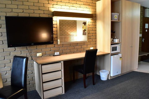 Strzelecki Motor Lodge - Tourism Adelaide 1