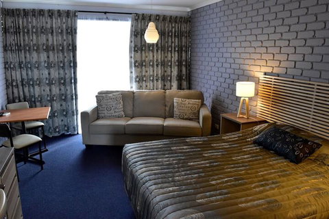 Strzelecki Motor Lodge - Tourism Adelaide 3