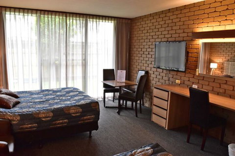 Strzelecki Motor Lodge - Tourism Adelaide 5