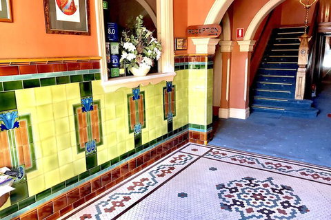 Victoria & Albert Guesthouse - Tourism Adelaide 1
