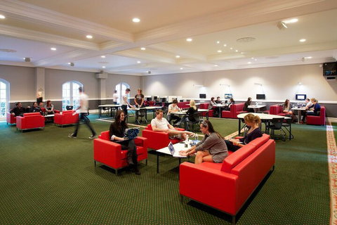 RMIT Village House - Tourism Adelaide 6