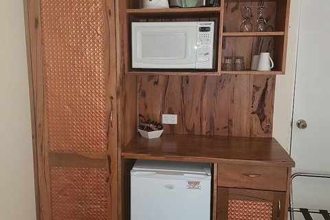 Adamsons Riverside Accommodation - Tourism Adelaide 6