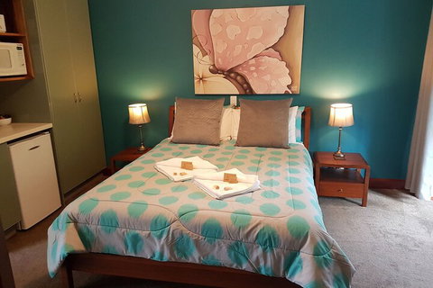 Adamsons Riverside Accommodation - Tourism Adelaide 4