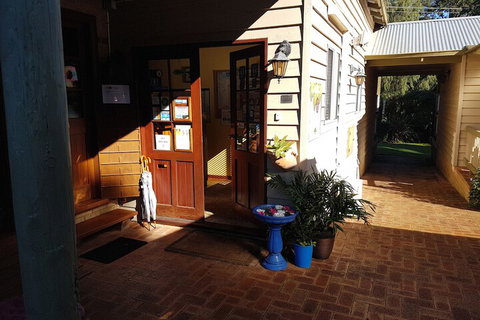 Adamsons Riverside Accommodation - Tourism Adelaide 2