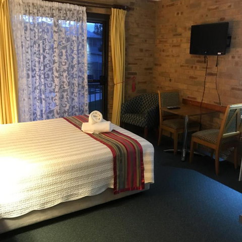 Hawks Nest Motel - Tourism Adelaide 4