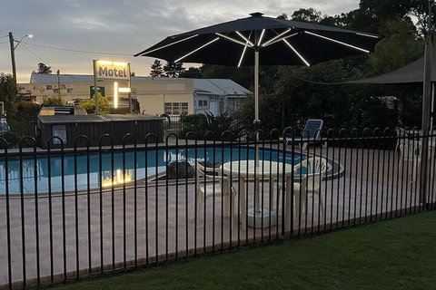 Bucketts Way Motel And Restaurant - Tourism Adelaide 4