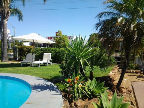Country Leisure Motor Inn - Tourism Adelaide 2