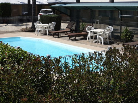 Lone Pine Motel - Corowa - Tourism Adelaide 1
