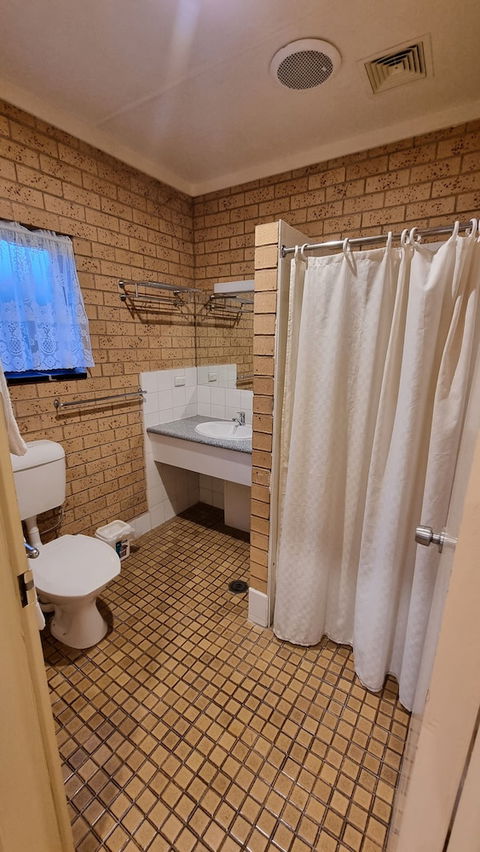 Lone Pine Motel - Corowa - Tourism Adelaide 4