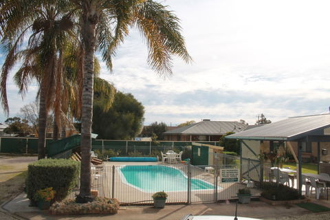 Lone Pine Motel - Corowa - Tourism Adelaide 2