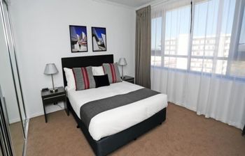 Under The Townsville Sun (694I) - Tourism Adelaide 2