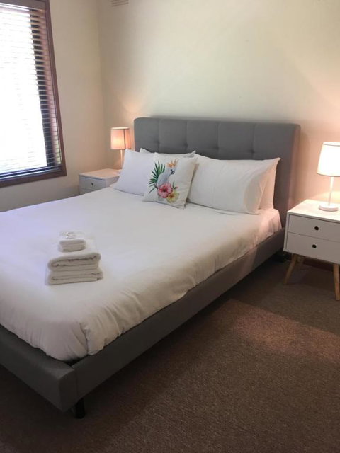 Acorn Lodge - Tourism Adelaide 2
