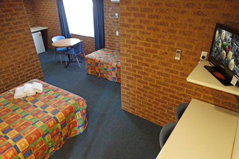 MAS Country Colonial Motor Inn - Tourism Adelaide 1