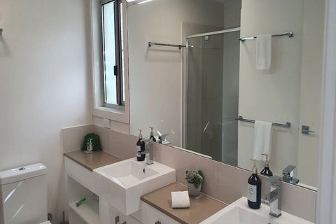 1 BDR Sea Side Guesthouse - Tourism Adelaide 2