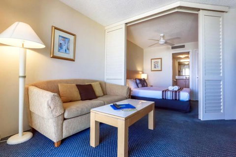 Beachfront Mooloolaba Apartment - Tourism Adelaide 5