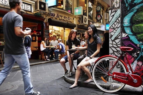 A Comfy & Central 2BR Apt Near Flinders Station - Tourism Adelaide 2