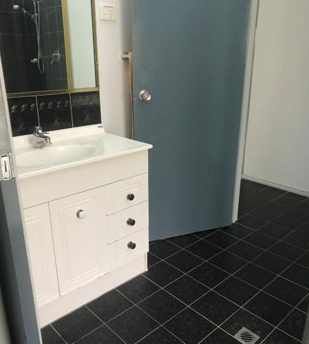 11 Anchovy Street Tin Can Bay Summer Haven Coastal Retreat - Tourism Adelaide 4