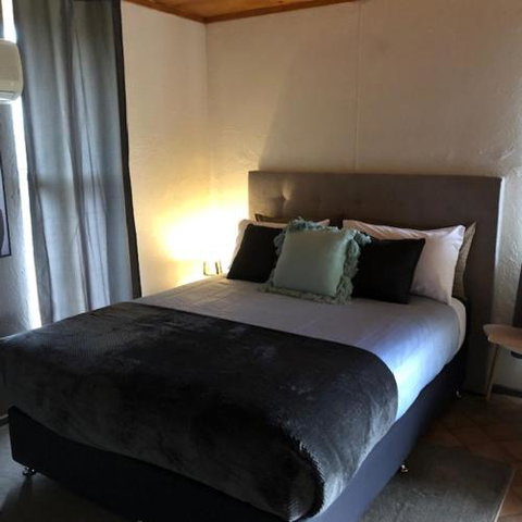 Granite Belt Cabins - Tourism Adelaide 3