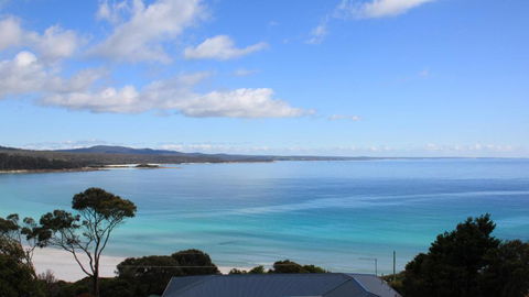 SEA EAGLE COTTAGE Amazing Views Of Bay Of Fires - Tourism Adelaide 2