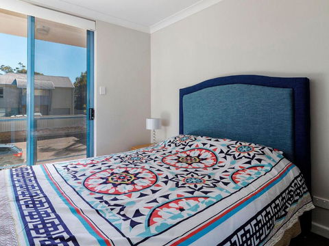 Across The Road From The Beach! - Tourism Adelaide 3
