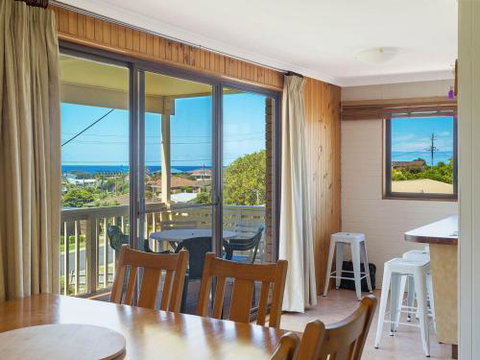 Williams Wonder Large Beach House - Tourism Adelaide 5