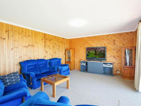 Williams Wonder Large Beach House - Tourism Adelaide 1