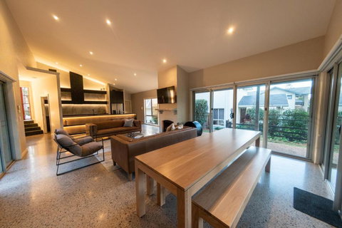 RUST - Tourism Adelaide 2