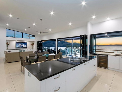 Edge Penthouse On Hamilton Island - Tourism Adelaide 5