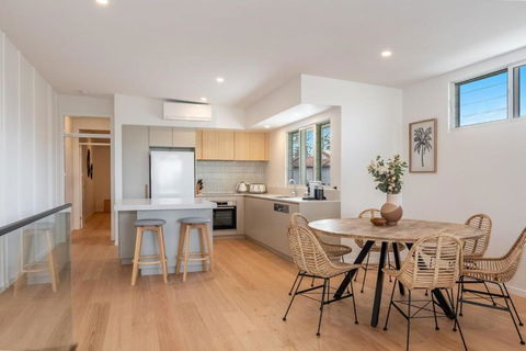 22 North Lennox Head - Tourism Adelaide 1