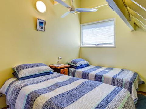 SORRENTO LAKESIDE Sanctuary Point 4pm Check Out Sundays - Tourism Adelaide 5