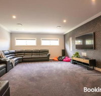 Wentworth Estate 5 Bedroom Luxury Home Sleeps 12 - Tourism Adelaide