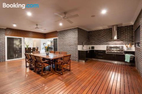 Wentworth Estate 5 Bedroom Luxury Home Sleeps 12 - Tourism Adelaide 5