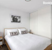 Brand new family friendly 3 bed villa walk shops