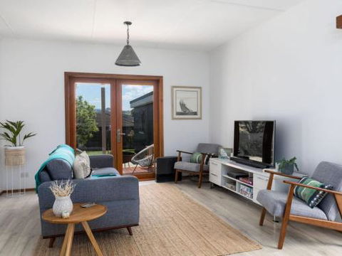 SPINDRIFT Kiama & Surrounds 4pm Check Out Sundays - Tourism Adelaide 0