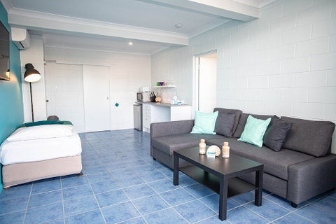 Airlie Sun & Sand Accommodation 2 - Tourism Adelaide 1