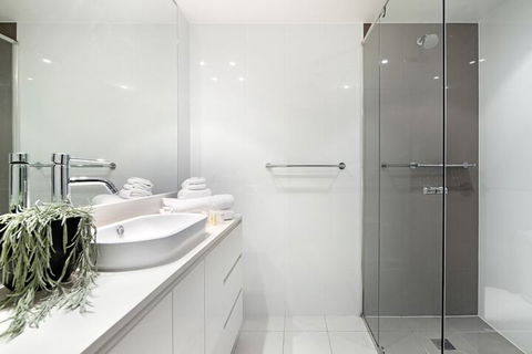 H Residences 2 Bedroom Ocean View In Surfers Paradise - Tourism Adelaide 6