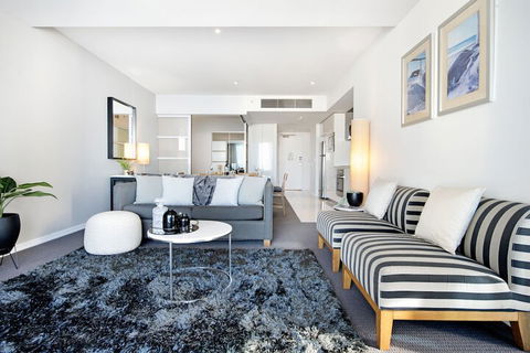 H Residences 2 Bedroom Ocean View In Surfers Paradise - Tourism Adelaide 1