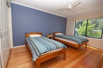 Holiday Makers - Tourism Adelaide 0