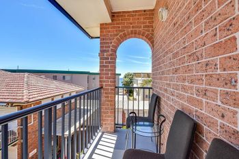 Renovated Apartment With Pool - Tourism Adelaide 6