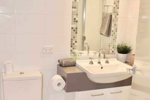 Stylish Mod Apt Near CBD Free Parking - Tourism Adelaide 6