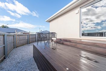 Spacious & Bright 4 Bedroom Home - Tourism Adelaide 3