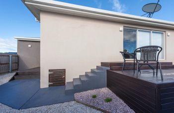Spacious & Bright 4 Bedroom Home - Tourism Adelaide 5