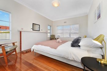 Spacious & Bright 4 Bedroom Home - Tourism Adelaide 4