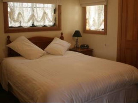 Twin Pines Cottage On Lansdowne - Tourism Adelaide 1