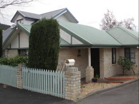 Twin Pines Cottage On Lansdowne - Tourism Adelaide 2
