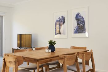 Spacious & Bright 1 Bedroom Apartment - Tourism Adelaide 4