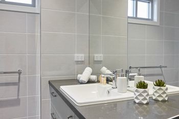 Bright & Updated 1 Bedroom Apartment - Tourism Adelaide 4