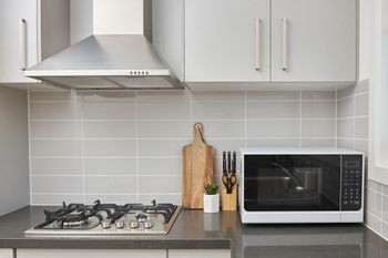 Bright & Updated 1 Bedroom Apartment - Tourism Adelaide 6